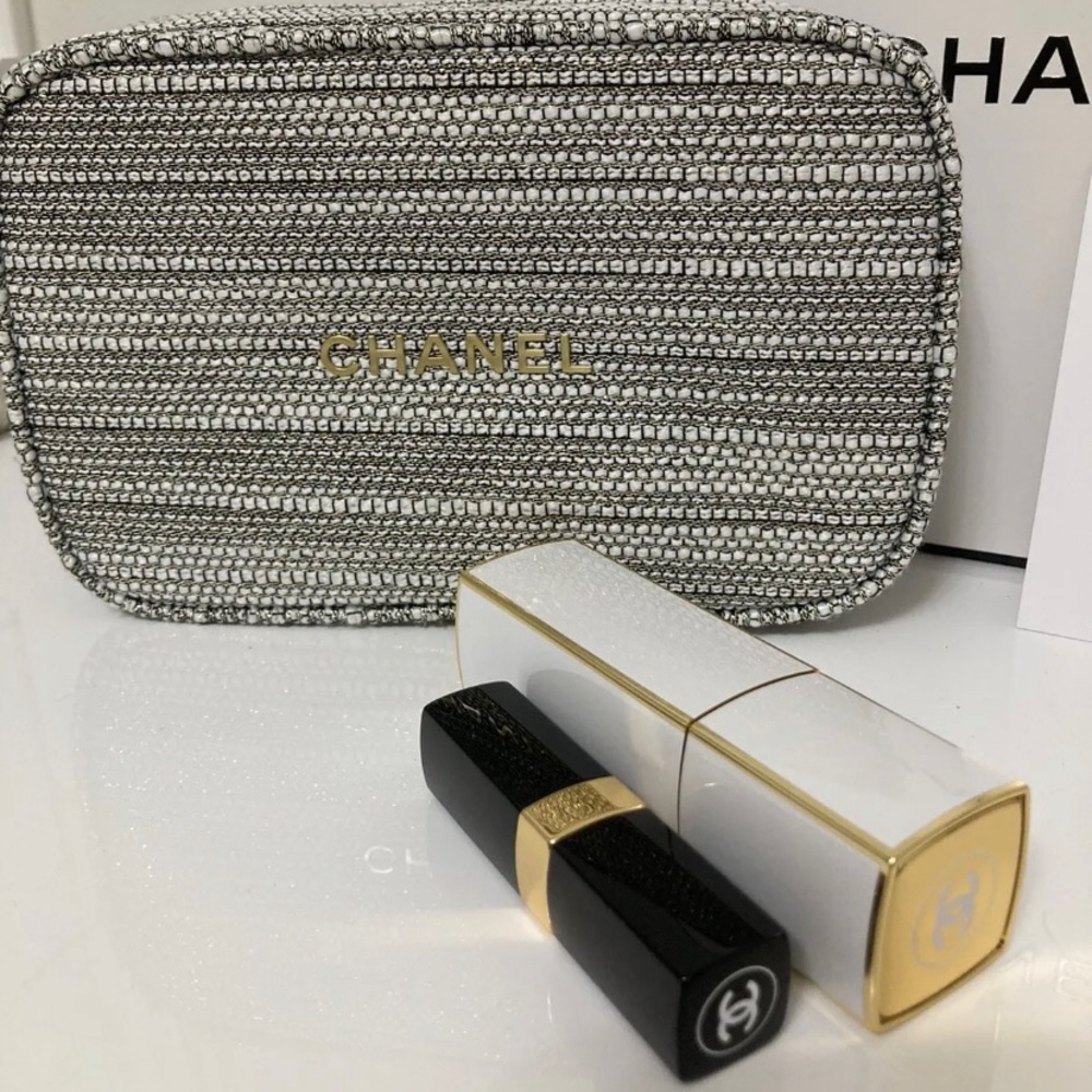 Chanel Christmas Holiday Set including pouch, perfume, and lip balm - Picture 2 of 4